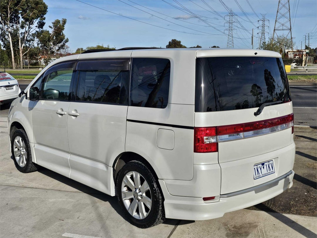 2008 Mitsubishi Delica Delica, Automatic, 220000 km, Photo 5