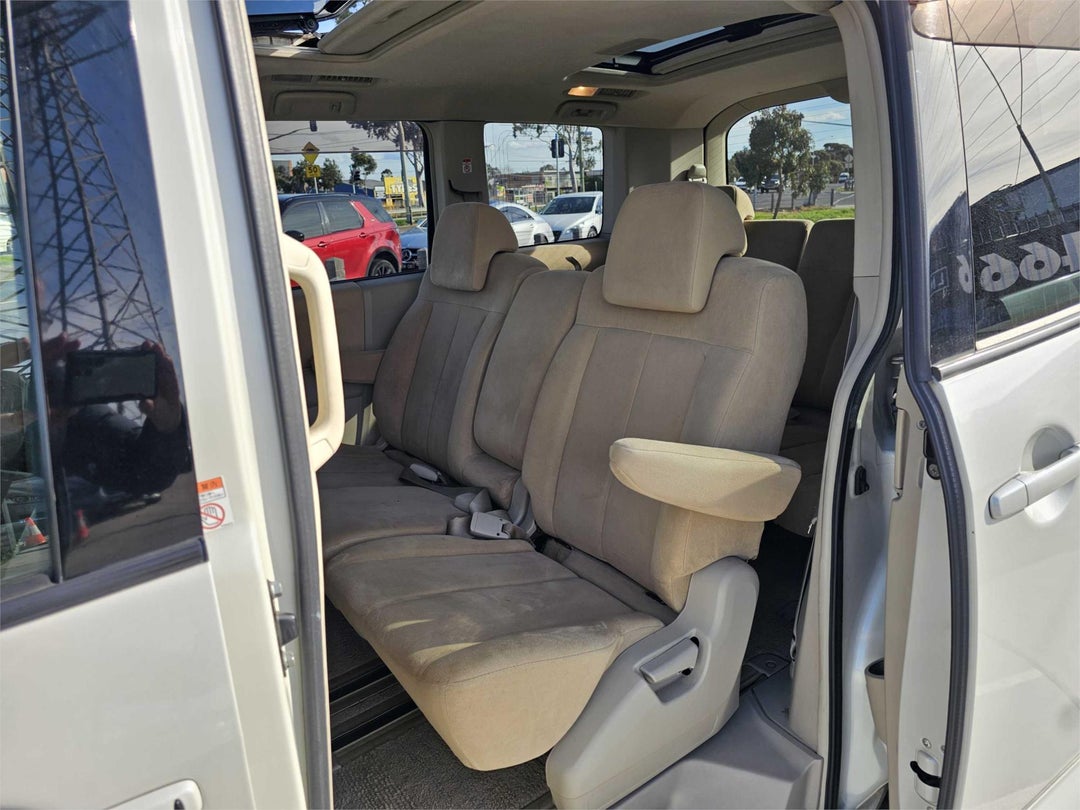 2008 Mitsubishi Delica Delica, Automatic, 220000 km, Photo 10