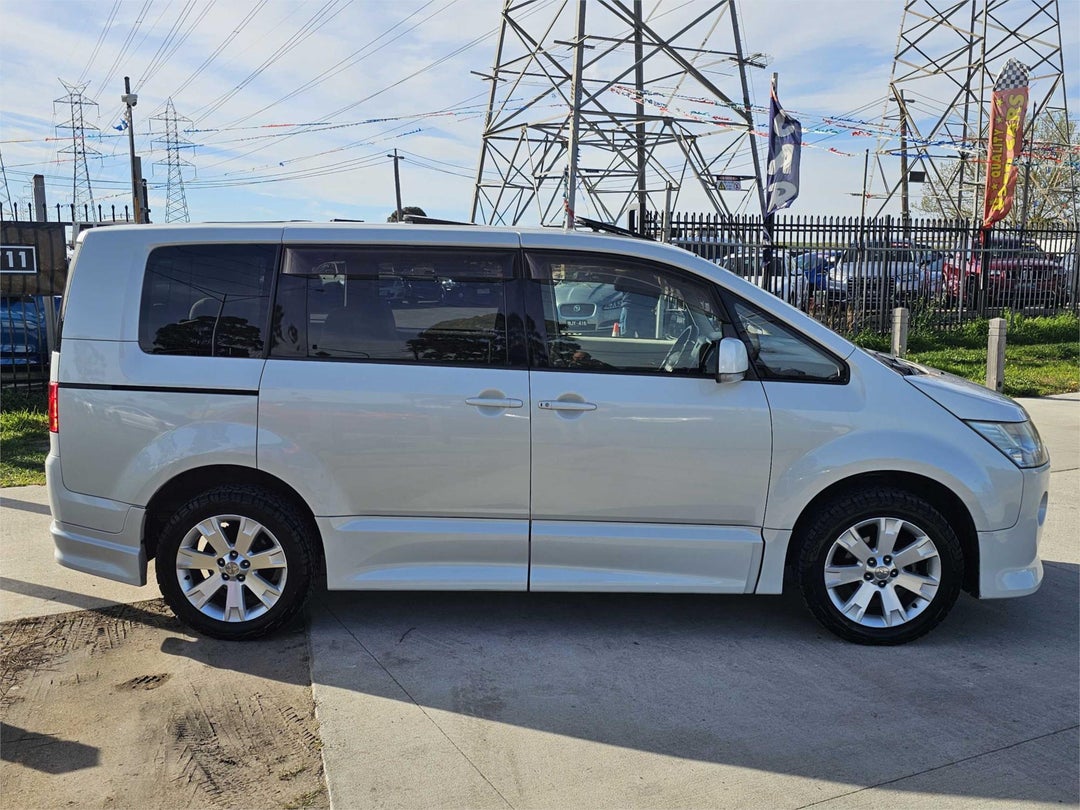 2008 Mitsubishi Delica Delica, Automatic, 220000 km, Photo 8