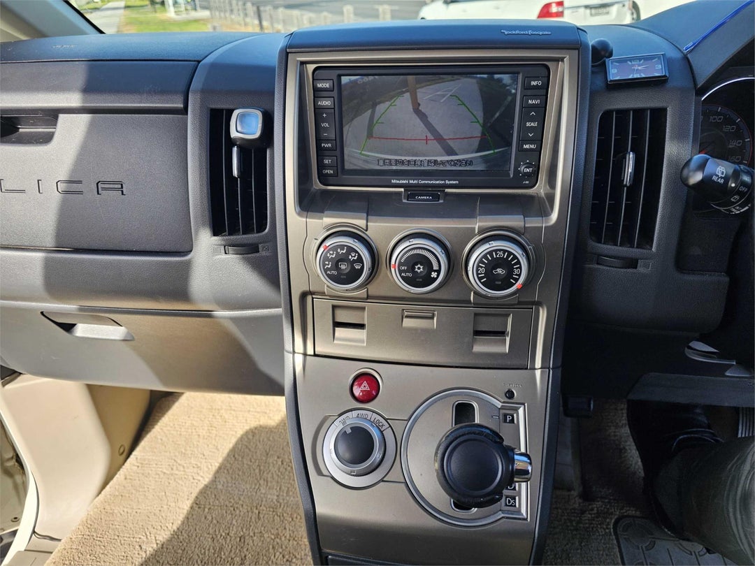 2008 Mitsubishi Delica Delica, Automatic, 220000 km, Photo 14