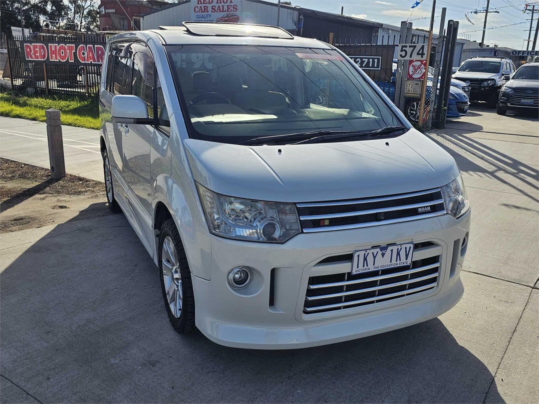 2008 Mitsubishi Delica Delica, Automatic, 220000 km, Photo 1