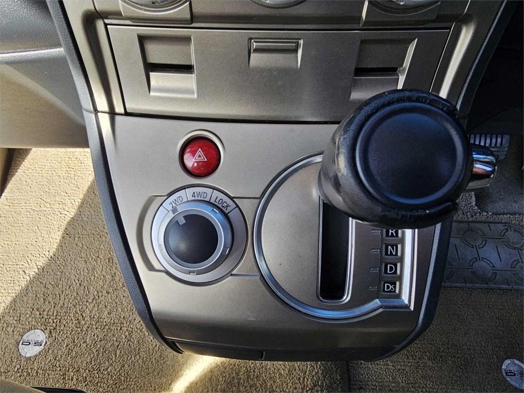 2008 Mitsubishi Delica Delica, Automatic, 220000 km, Photo 16