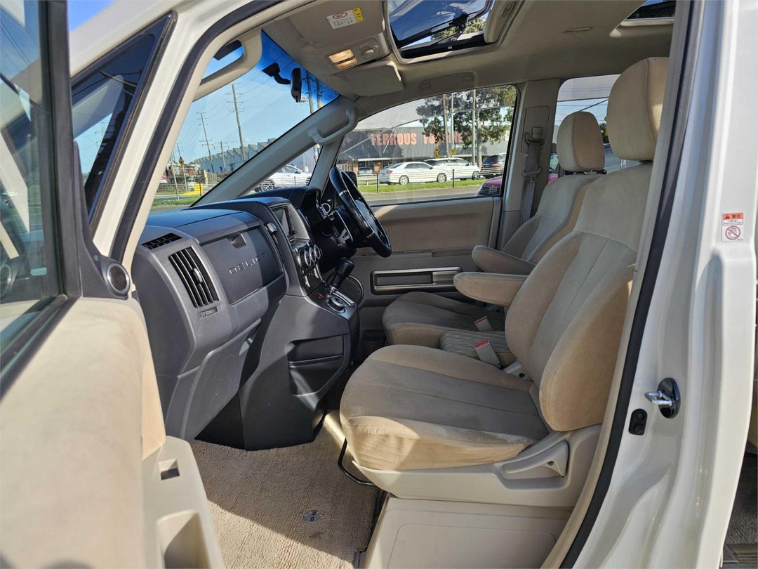 2008 Mitsubishi Delica Delica, Automatic, 220000 km, Photo 9