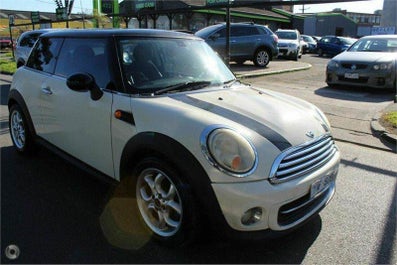 2010 MINI Hatch Cooper Chilli Automatic, 212k kms Petrol Car