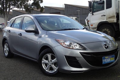 2010 Mazda Mazda3 Neo Automatic, 220k km Petrol Car