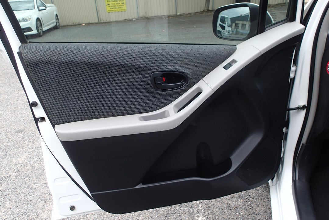 2011 Toyota Yaris Yr, Automatic, 234873 km, Photo 21