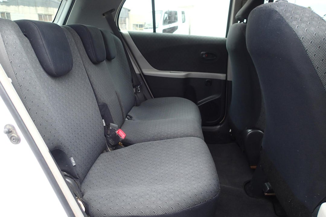 2011 Toyota Yaris Yr, Automatic, 234873 km, Photo 18