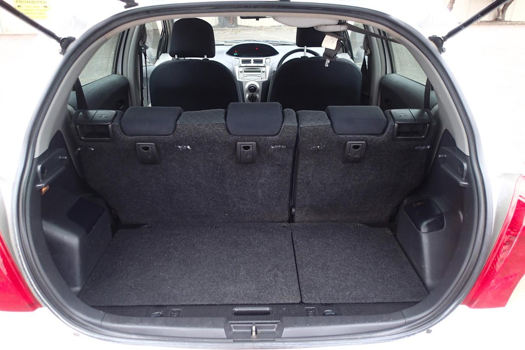 2011 Toyota Yaris Yr, Automatic, 234873 km, Photo 23