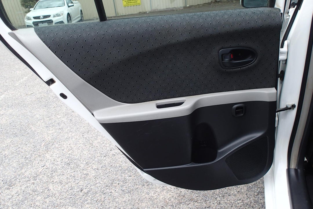 2011 Toyota Yaris Yr, Automatic, 234873 km, Photo 22