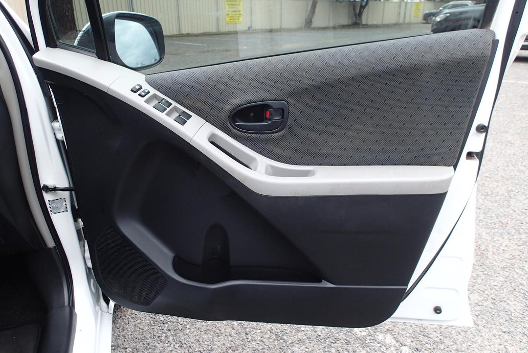 2011 Toyota Yaris Yr, Automatic, 234873 km, Photo 19