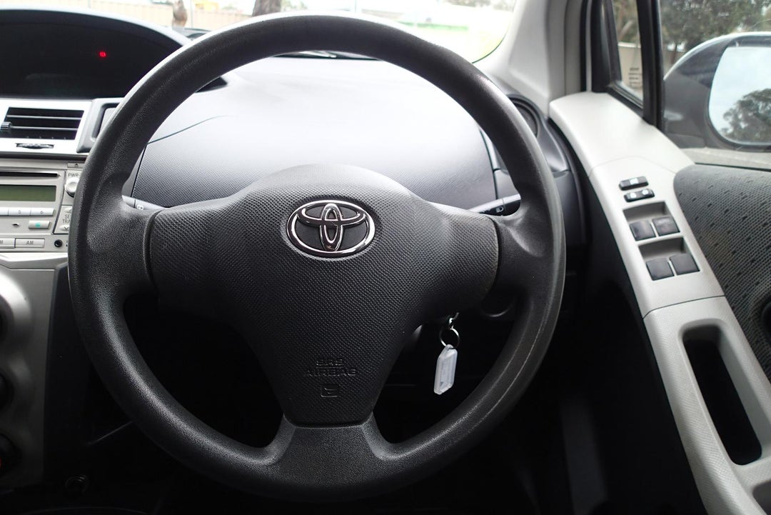 2011 Toyota Yaris Yr, Automatic, 234873 km, Photo 16