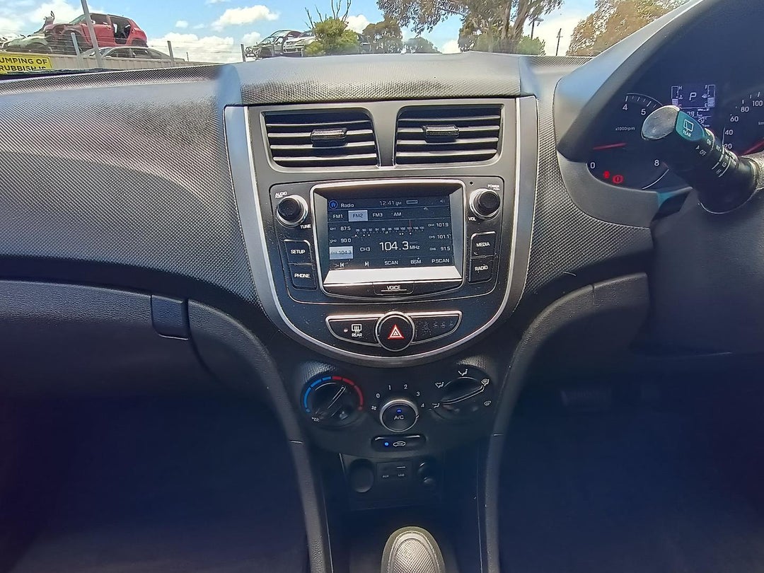 2017 Hyundai Accent Active, Automatic, 192437 km, Photo 14