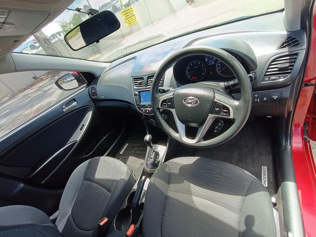 2017 Hyundai Accent Active, Automatic, 192437 km, Photo 9