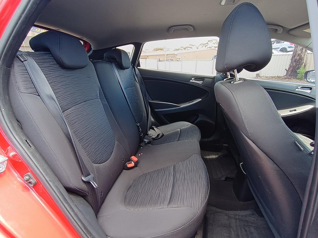 2017 Hyundai Accent Active, Automatic, 192437 km, Photo 19