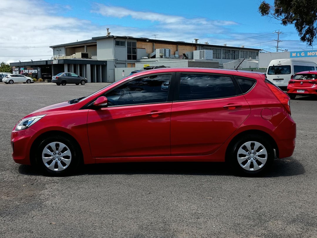 2017 Hyundai Accent Active, Automatic, 192437 km, Photo 3
