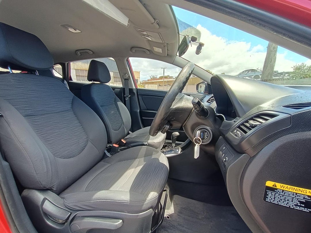 2017 Hyundai Accent Active, Automatic, 192437 km, Photo 10