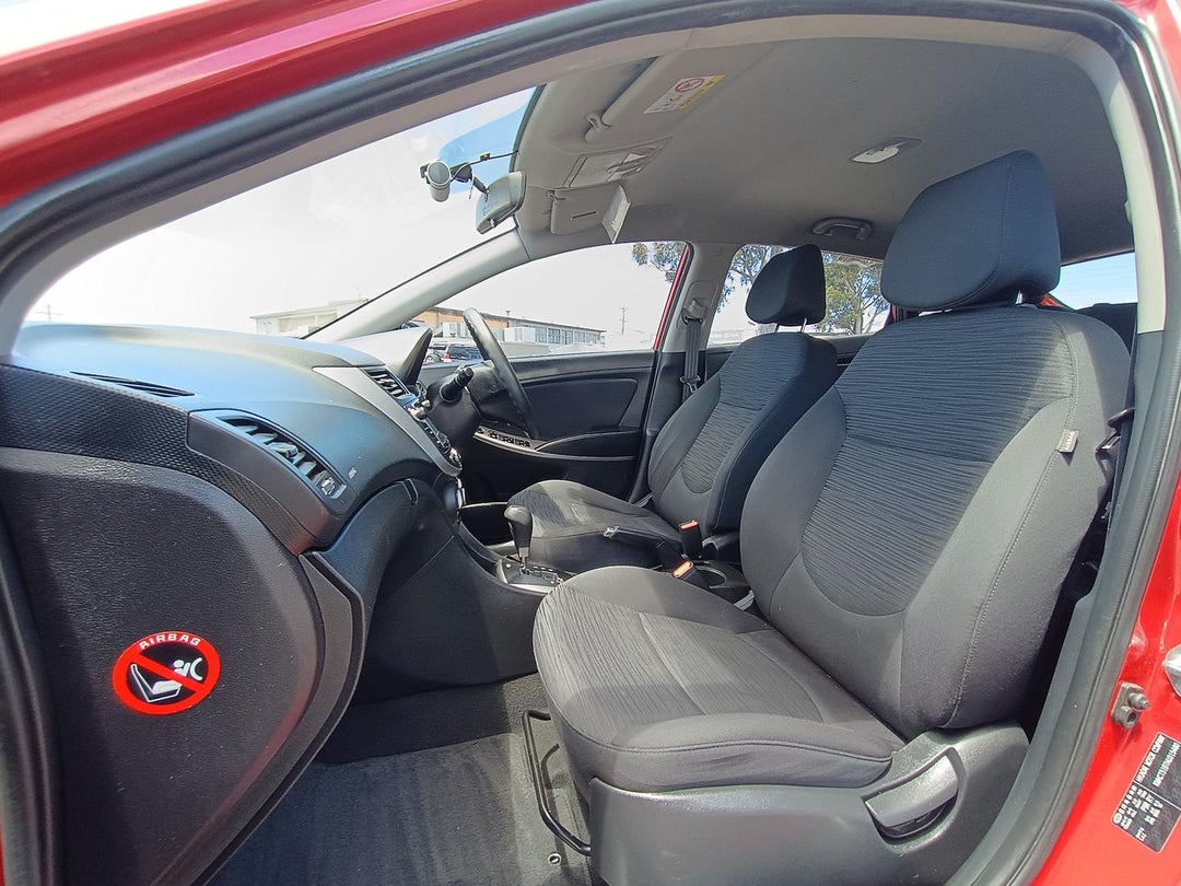 2017 Hyundai Accent Active, Automatic, 192437 km, Photo 12