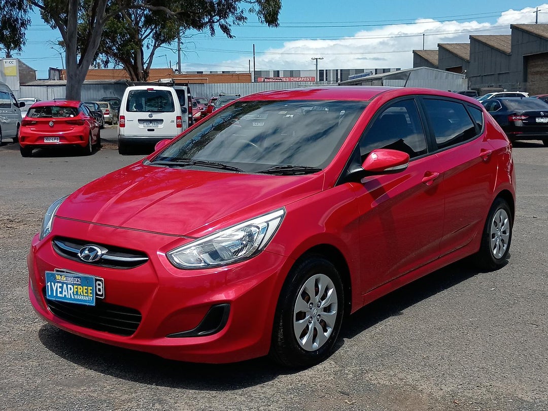 2017 Hyundai Accent Active, Automatic, 192437 km, Photo 2