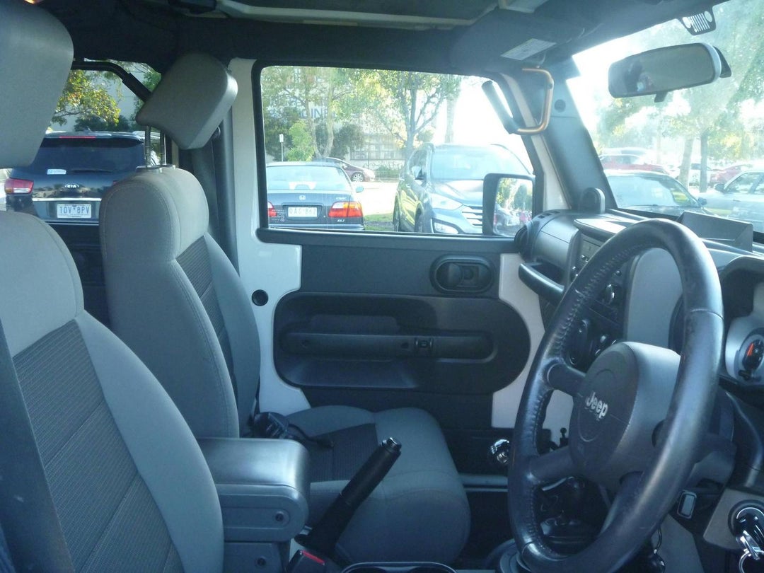 2010 Jeep Wrangler Unlimited Sport, Manual, 272446 km, Photo 14