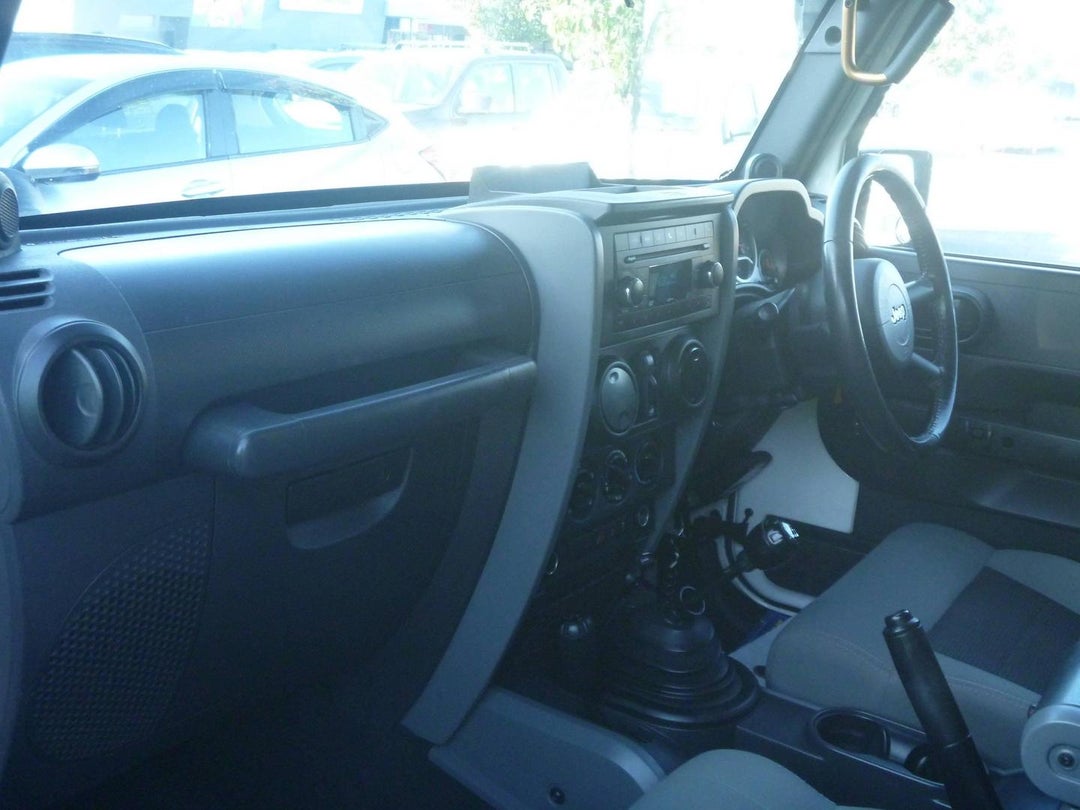 2010 Jeep Wrangler Unlimited Sport, Manual, 272446 km, Photo 18