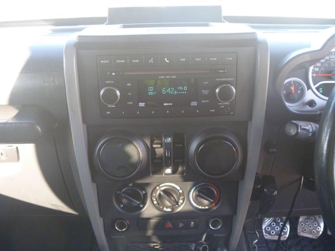 2010 Jeep Wrangler Unlimited Sport, Manual, 272446 km, Photo 19