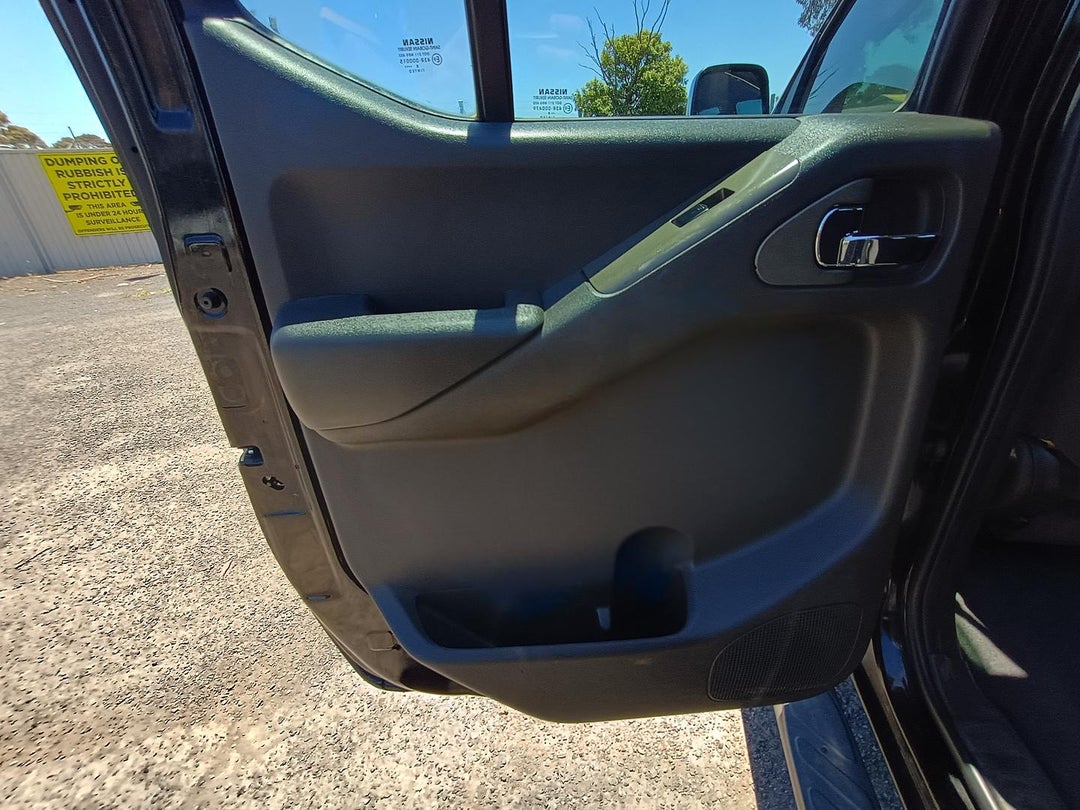 2009 Nissan Navara St-X, Manual, 134113 km, Photo 22