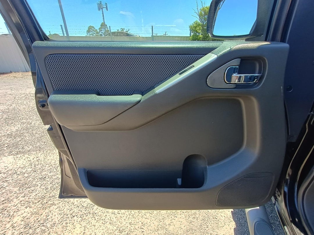 2009 Nissan Navara St-X, Manual, 134113 km, Photo 21