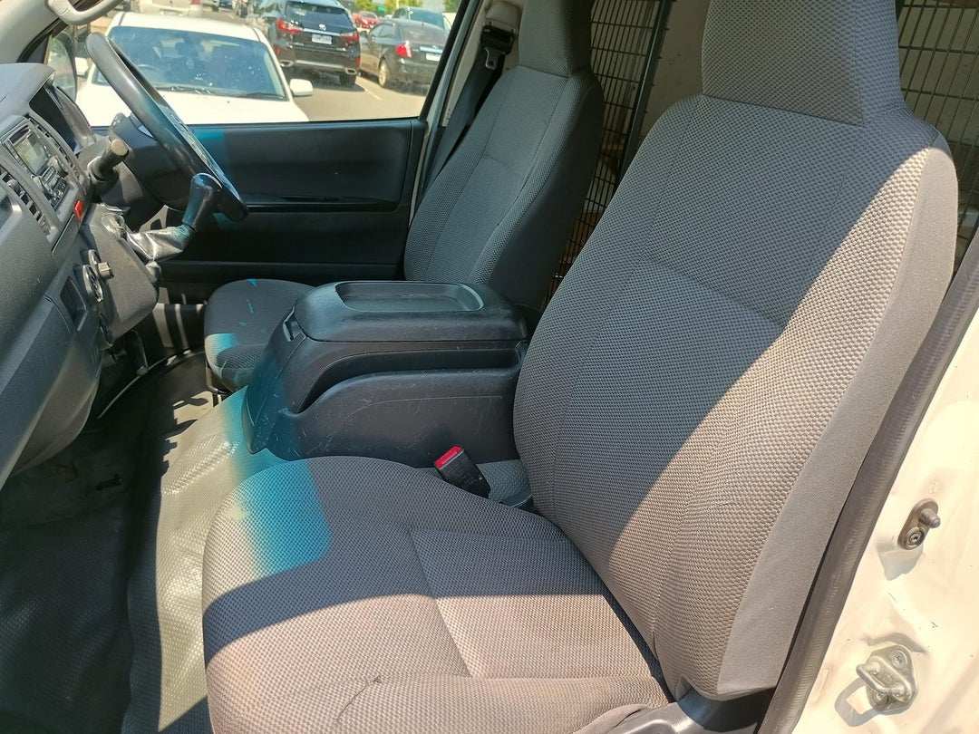 2014 Toyota Hiace Lwb, Manual, 577848 km, Photo 13