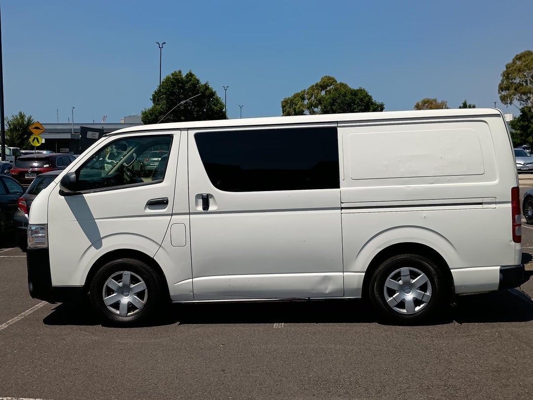 2014 Toyota Hiace Lwb, Manual, 577848 km, Photo 3