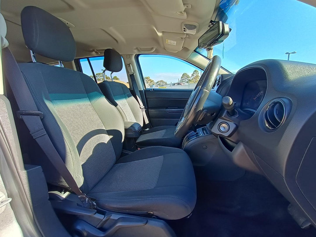 2014 Jeep Compass Blackhawk, Manual, 157922 km, Photo 10