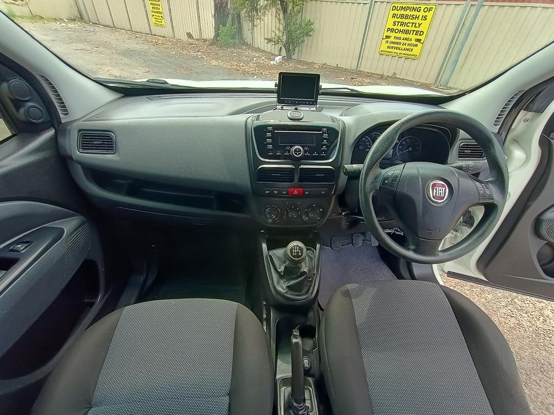 2015 Fiat Doblo Swb (low), Manual, 159987 km, Photo 10
