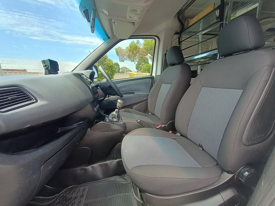 2015 Fiat Doblo Swb (low), Manual, 159987 km, Photo 17