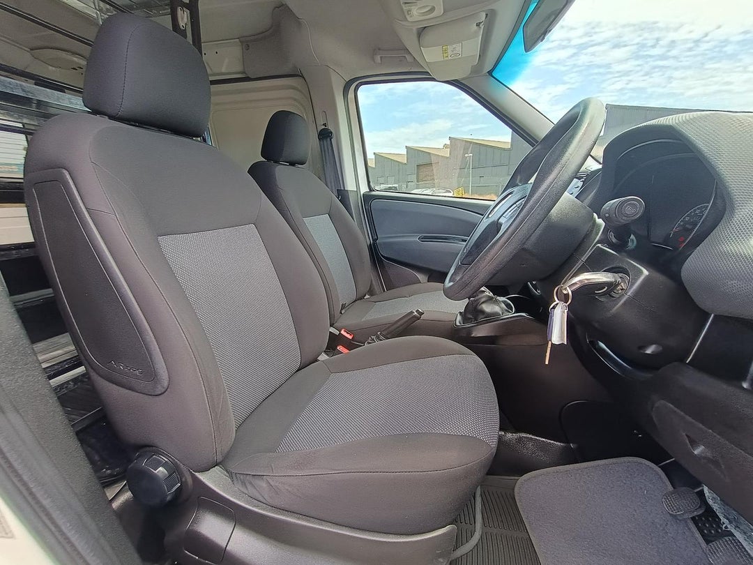 2015 Fiat Doblo Swb (low), Manual, 159987 km, Photo 15