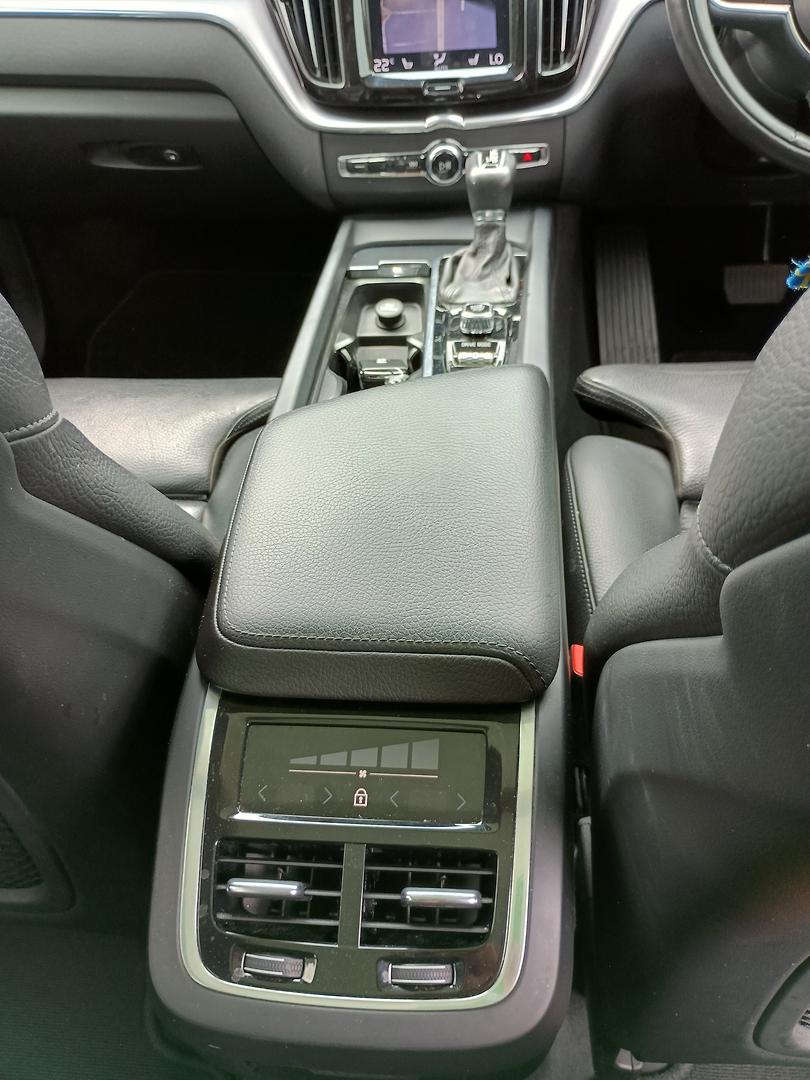 2019 Volvo XC60 T5 Momentum, Automatic, 103769 km, 