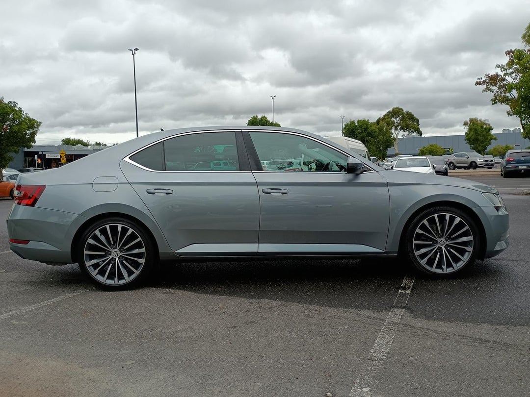 2017 SKODA Superb 162tsi Style, Automatic, 180483 km, 