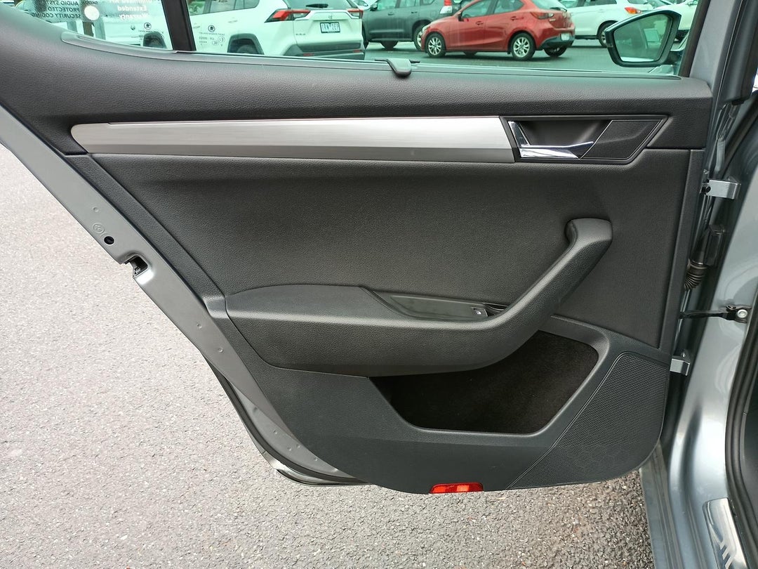 2017 SKODA Superb 162tsi Style, Automatic, 180483 km, 