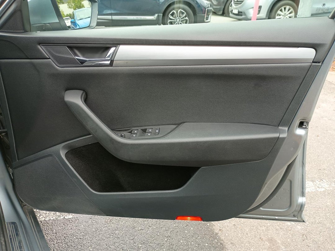 2017 SKODA Superb 162tsi Style, Automatic, 180483 km, 