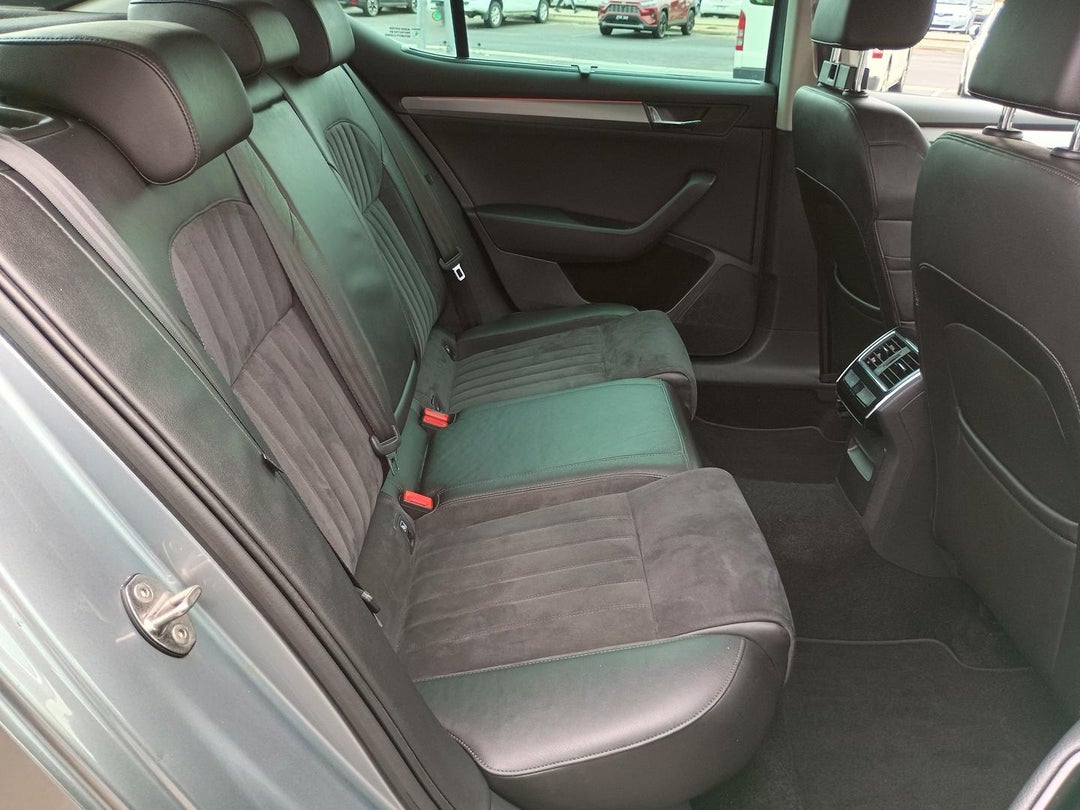 2017 SKODA Superb 162tsi Style, Automatic, 180483 km, 