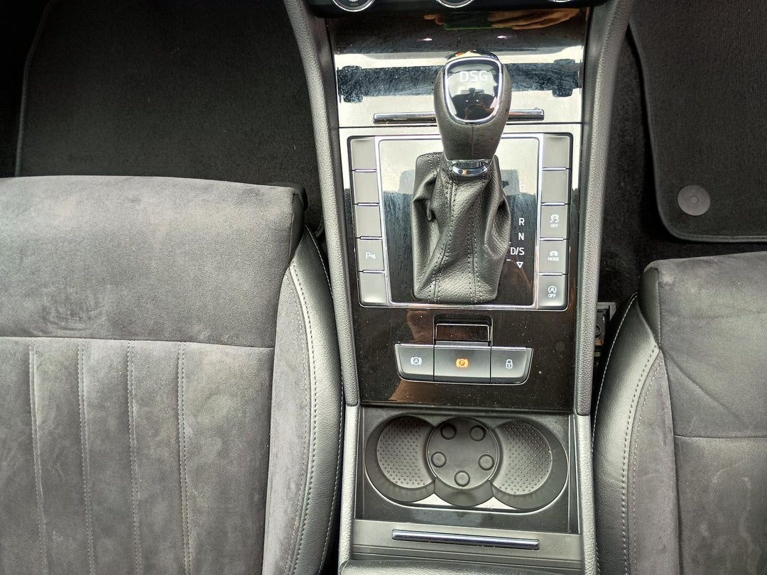 2017 SKODA Superb 162tsi Style, Automatic, 180483 km, 