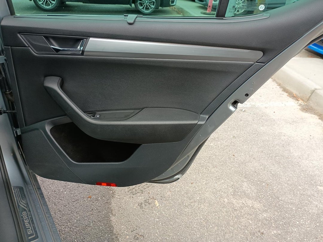 2017 SKODA Superb 162tsi Style, Automatic, 180483 km, 