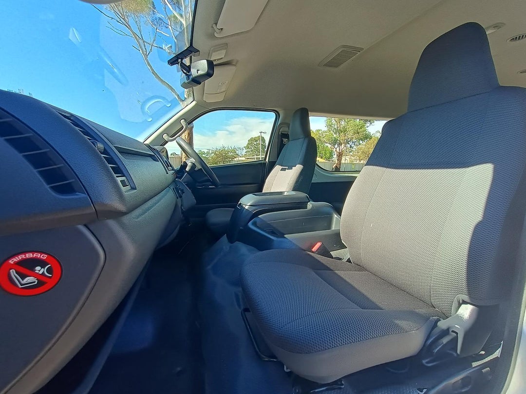 2005 Toyota Hiace Commuter, Automatic, 103030 km, Photo 15