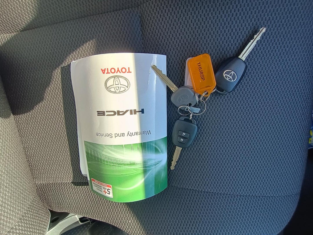 2005 Toyota Hiace Commuter, Automatic, 103030 km, Photo 18