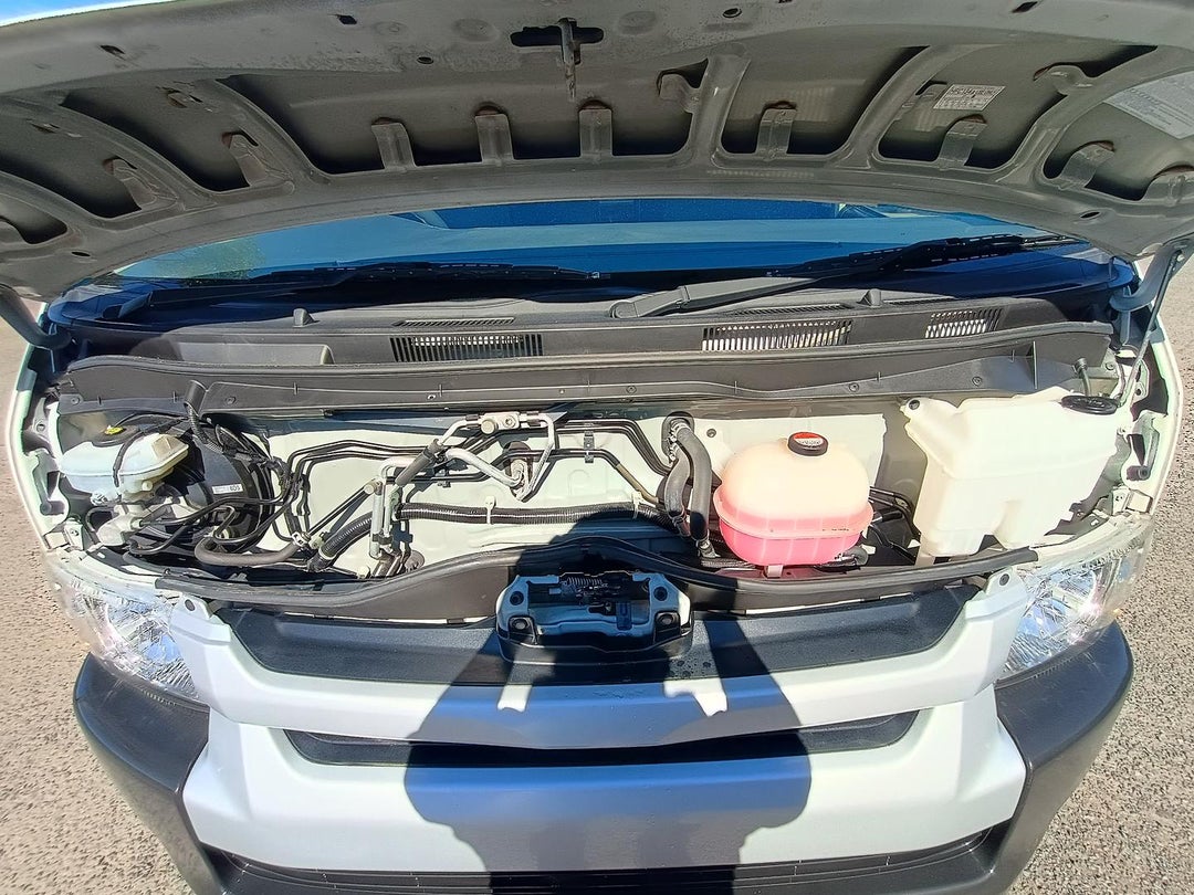 2005 Toyota Hiace Commuter, Automatic, 103030 km, Photo 21