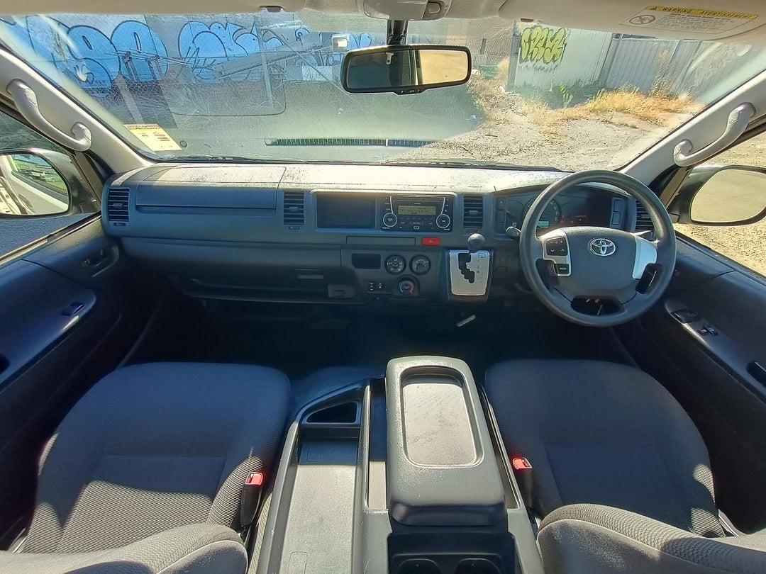 2005 Toyota Hiace Commuter, Automatic, 103030 km, Photo 10