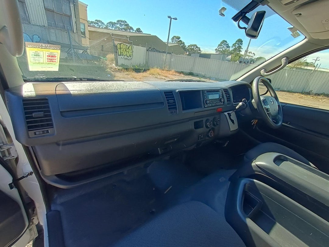 2005 Toyota Hiace Commuter, Automatic, 103030 km, Photo 14