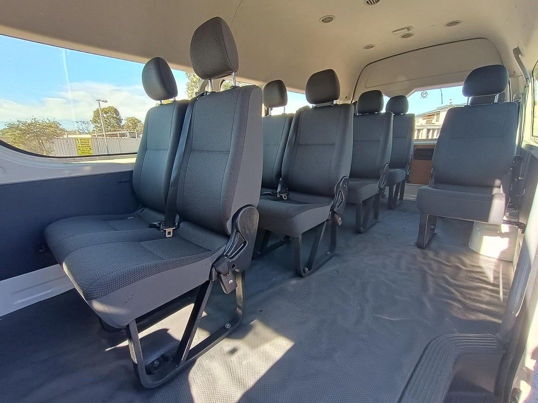 2005 Toyota Hiace Commuter, Automatic, 103030 km, Photo 17