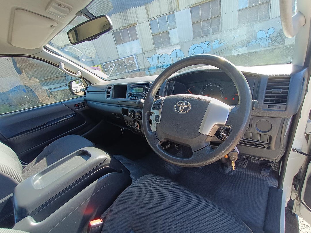2005 Toyota Hiace Commuter, Automatic, 103030 km, Photo 11
