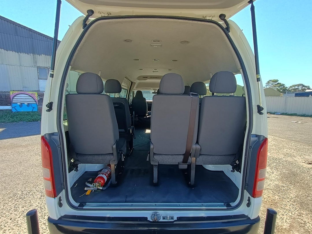 2005 Toyota Hiace Commuter, Automatic, 103030 km, Photo 19