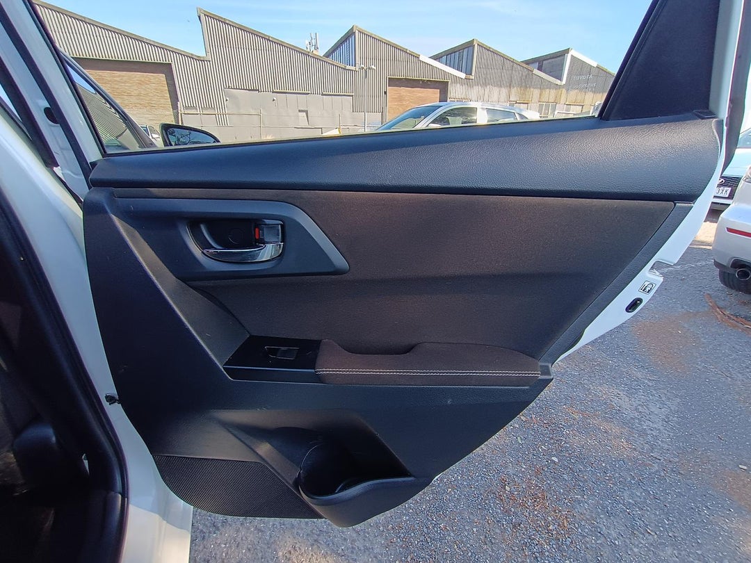 2014 Toyota Corolla Ascent Sport, Manual, 214772 km, Photo 21