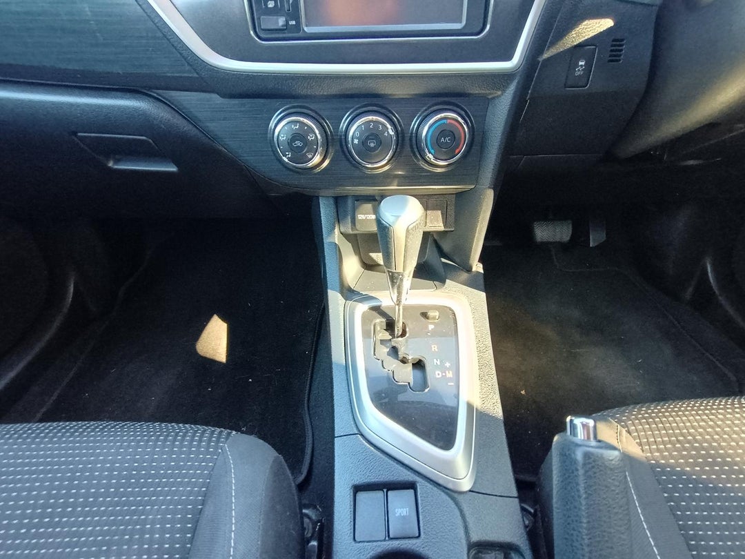 2014 Toyota Corolla Ascent Sport, Manual, 214772 km, Photo 13